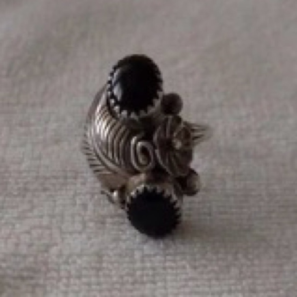 NEW VINTAGE NATIVE AMERICAN BLACK ONYX RING - SIZE “7.5